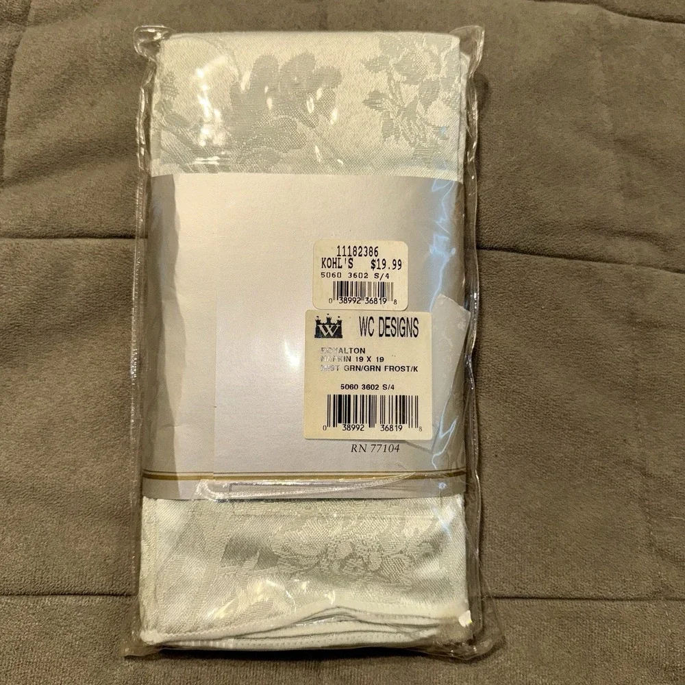Royalton Collection Floral Cloth Napkins 19x19 4 Pack Mint Green